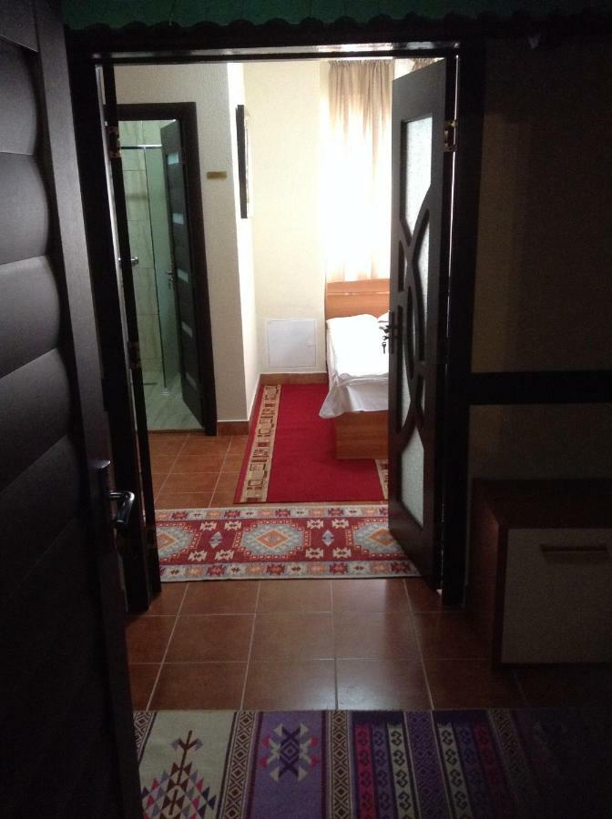 Taverna Appartamento Vama Veche Esterno foto